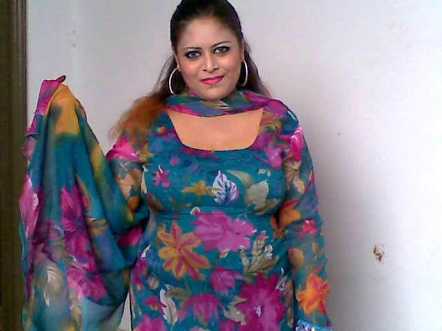 teen mehndi on her hands sex vidz angelina valentine naked pics